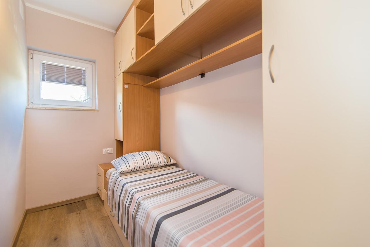 Apartment Lili Poreč Exterior foto